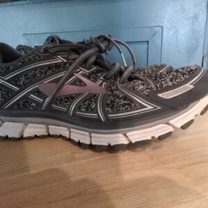 Brooks Women's Black and Pink Running Shoe